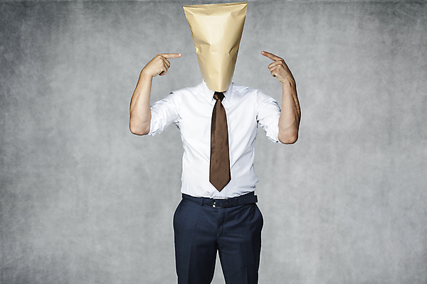 포토 JPG 해외이미지 남자 회색배경 실내 한명 정장 상반신 성인 앞모습 종이봉투 가리킴 비즈니스맨 성인남자한명만 해외포토 1 옷 뷰포인트 백그라운드 비즈니스 봉투 사람 손짓 내부 회색 직장인 남자한명만 성인남자만 파일형식 이미지허브