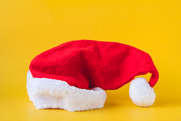 포토 JPG 해외이미지 전통 옷 계절 백그라운드 크리스마스 겨울 휴가 새로움 털 따뜻함 사람없음 장식 빨간색 컬러풀 산타클로스 노란색 파티 머리 흰색 축하 닫기 12월 모피 연도 심볼 오브젝트 싱글 머리장식 부드러움 솜털 노엘 캡모자 클라우스 해외포토 모자_잡화 기념일 컬러 컨셉 모션 이벤트 신체부위 감각 날짜 파일형식 이미지허브