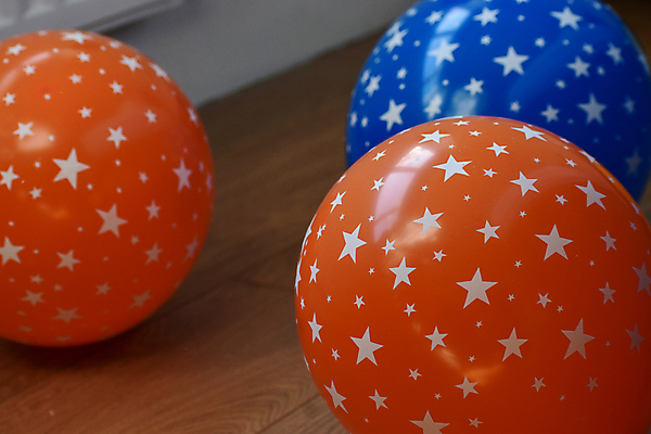 포토 JPG 해외이미지 템플릿 기념일 행복 백그라운드 휴가 기념 이벤트 사람없음 목재 장식 컬러풀 파티 축제 활발 시골 축하 신용카드 생일 초대 풍선 카피스페이스 해외포토 나무 감정 컬러 컨셉 재료 금융 공백 파일형식 이미지허브