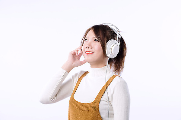 포토 JPG 해외이미지 모델 1 여자 행복 아시아 얼굴 어린이 음악 이어폰 백그라운드 한명 미소 사람 동양인 청춘 뷰티 헤드폰 듣기 흰색 표현 고립 해외포토 감정 나라 컬러 음향기기 컨셉 모션 문화예술 표정 인종 신체부위 파일형식 이미지허브