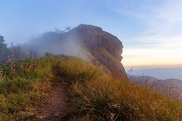 포토 JPG 해외이미지 공원 아시아 여행 백그라운드 밭 태국 자연 하늘 아침 산 사람없음 야외 초록색 파란색 햇빛 태양 뷰티 노란색 여행객 일출 환경 계곡 일몰 트래킹 하이킹 안개 숲 땅 언덕 내추럴 절정 파라다이스 해외포토 주간 자연요소 공공시설 나라 컬러 농업 레저 날씨 사람 노을 생태계 파일형식 이미지허브