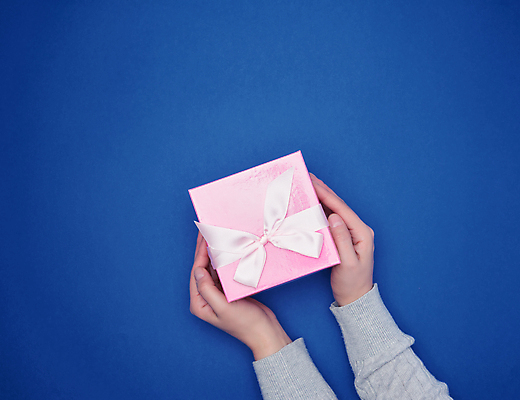 포토 JPG 해외이미지 손 리본 선물 신체부위 선물상자 상자 축하 잡기 오브젝트 해외포토 컨셉 모션 사람 파일형식 이미지허브