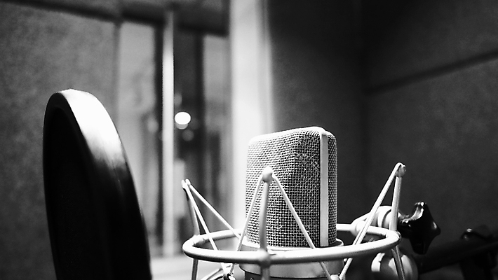 포토 JPG 해외이미지 직업 음악 백그라운드 노래 통신 산 사람없음 금속 검은색 소리 콘서트 공연 방 장비 무대 흰색 닫기 은색 마이크 오브젝트 라디오 오디오 방송 충격 삼각대 목소리 고립 넘어짐 뮤지컬 팝 생존 해외포토 컬러 음향기기 모션 재질 문화예술 이벤트 전자제품 파일형식 이미지허브