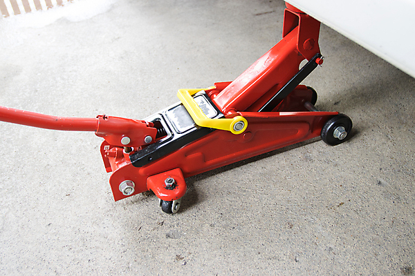 포토 JPG 해외이미지 산업 공장 교통시설 자동차 바닥 사람없음 빨간색 상점 금속 기계 봄 장비 운전 공구 업무 바퀴 작업실 수리 제조 서비스 타이어 리프트 고정 수납 엔진 정비공 잭 공학 유지 교체 차고 철강 해외포토 계절 교육 육상교통 컬러 교통 공업 모션 재질 도구 작업 기술자 시설 파일형식 이미지허브