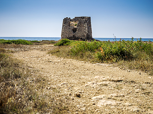 포토 JPG 해외이미지 전통 바다 여행 건축양식 교통시설 낚시 주택 파노라마 해변 사람없음 야외 건물 물 파란색 컬러풀 여행객 마을 이탈리아 골동품 흰색 도시 중세 지중해 그림 타운 남쪽 강렬 옛날 인기 터키석 해외포토 자연요소 건축물 건축 유럽 컬러 교통 레저 촬영기법 사람 역사 보석 방향 시설 파일형식 이미지허브