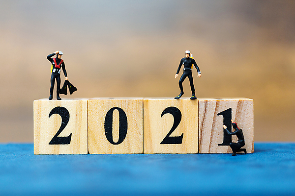 포토 JPG 해외이미지 행복 스포츠 바다 백그라운드 컨셉 크리스마스 텍스트 휴가 새로움 새해 사람 취미 사람없음 물 파란색 장난감 숫자 수중 수영 미니어처 달력 축하 스노클링 잠수부 연도 모험가 다이빙 지느러미 길이 발견 해외포토 자연요소 문자 기념일 감정 컬러 모형 수상스포츠 전문직 수중스포츠 파일형식 이미지허브