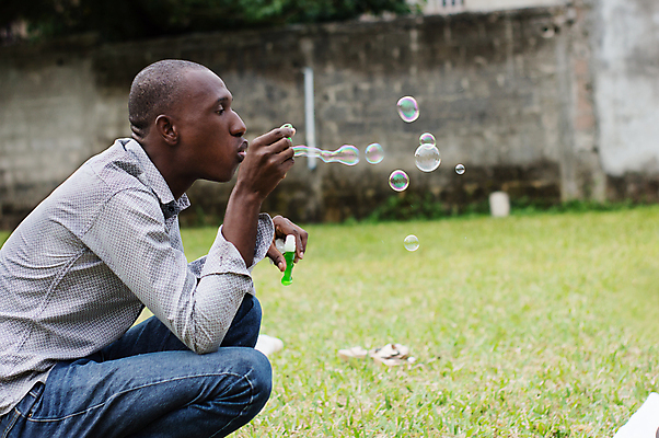 포토 JPG 해외이미지 패턴 자연 바람 건강 한명 사람 성인 야외 가로 초록색 빛 태양 뷰티 유행 표현 신선 빛망울 완전 해외포토 자연요소 1 컬러 컨셉 무늬 날씨 생태계 파일형식 이미지허브