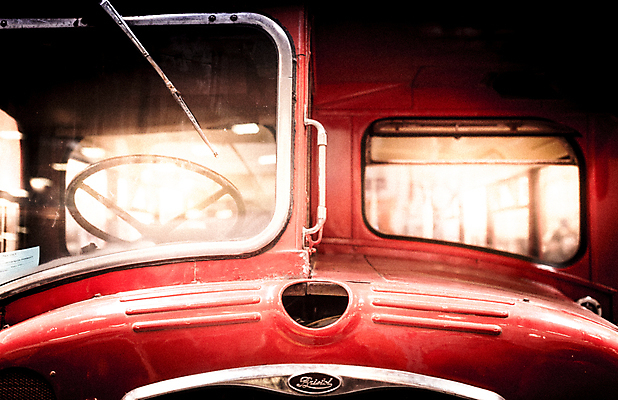 포토 JPG 해외이미지 디자인 여행 교통시설 자동차 유리 버스 사람없음 빨간색 금속 전시 운전 수확 클래식 핸들 수집 심볼 묘사 런던 복고 상업 배지 승객 일반 보닛 옛날 자동 회복 해외포토 육상교통 컬러 교통 컨셉 농업 모션 재질 영국 대중교통 시설 파일형식 이미지허브