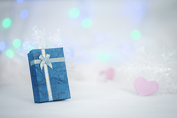 포토 JPG 해외이미지 모양 전통 계절 행복 리본 분홍색 백그라운드 크리스마스 엄마 휴가 불꽃 새로움 기념 선물 사랑 사람없음 장식 빨간색 파란색 빛 상자 파티 우주 보라색 축제 놀람 카펫 기쁨 회색 하트 축하 인사 신용카드 생일 아빠 소프트포커스 12월 오브젝트 활 보케 패키지 마법 노엘 눈내림 해외포토 기념일 감정 컬러 컨셉 가족 불 눈_날씨 촬영기법 표정 이벤트 금융 예절 날짜 파일형식 이미지허브