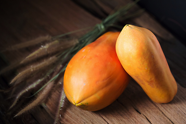 포토 JPG 해외이미지 실내 사람없음 두개 열대과일 파파야 나무배경 해외포토 백그라운드 2 과일 내부 파일형식 이미지허브