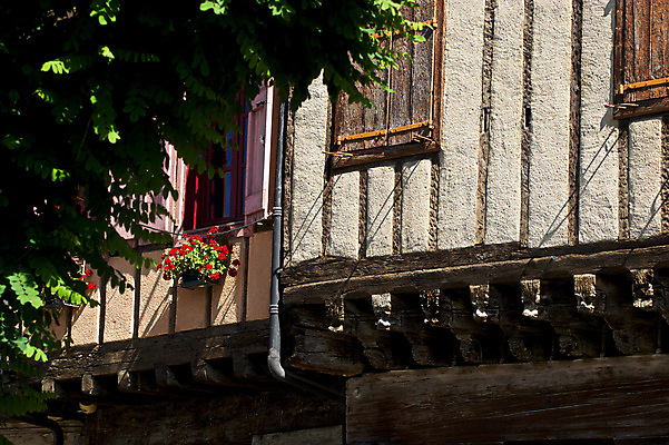 포토 JPG 해외이미지 전통 유럽 여행 가로등 건축양식 창문 휴가 거리 주택 사람없음 건물 목재 컬러풀 마을 프랑스 화려 중세 역사 재산 그림 목공예 타운 남쪽 셔터 프랑스어 옛날 해외포토 나무 문자 건축물 공공시설 건축 나라 컬러 컨셉 재료 금융 도시 공예 방향 파일형식 이미지허브