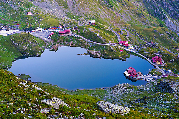 포토 JPG 해외이미지 호수 여행 백그라운드 자연 호텔 산 주택 안테나 파노라마 풍경 사람없음 야외 초록색 물 여름 파란색 뷰티 반사 환경 계곡 침묵 등산 트래킹 황무지 큼 빙하 루마니아 여관 산악지대 샬레 절정 해외포토 자연요소 계절 유럽 컬러 통신 숙소 레저 촬영기법 실험기구 건물 소리 크기 생태계 파일형식 이미지허브