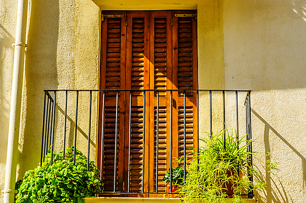 포토 JPG 해외이미지 전통 디자인 외관 벽 건축양식 창문 난간 유리 휴식 벽돌 바닥 아파트 주택 프레임 사람없음 야외 건물 장식 금속 페인트 수확 발코니 바위 시골 도시 블라인드 역사 스페인 재산 플랫 달콤 묘사 질감 복고 타운 고체 옛날 진짜 철책 스타일 해외포토 건축물 건축 유럽 컨셉 농업 재질 금융 돌_바위 커튼 맛 파일형식 이미지허브