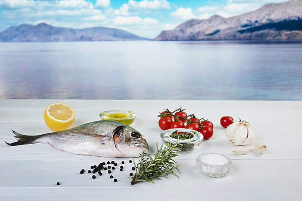 포토 JPG 해외이미지 음식 바다 백그라운드 다이어트 재료 탁자 낚시 파슬리 건강 파노라마 저울 어류 요리 사람없음 목재 여름 주방 식당 얼음 식사 저녁식사 흰색 신선 맛 정상 시원함 지중해 레몬 해산물 준비 날것 도미 레시피 후추 로즈메리 점심식사 고립 단백질 생식 오메가 해외포토 자연요소 나무 계절 컬러 가구 컨셉 채소 과일 레저 촬영기법 상점 수중동물 허브 향신료 영양소 파일형식 이미지허브