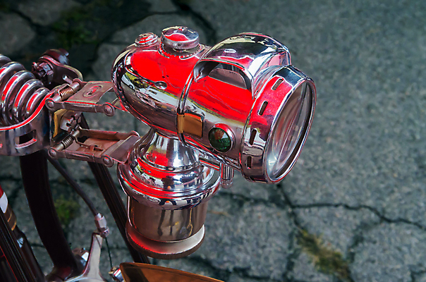 포토 JPG 해외이미지 라이프스타일 스포츠 여행 교통시설 가면 취미 사람없음 빨간색 빛 반사 금속 자전거 검은색 힘 거울 자유 오토바이 클래식 끝 닫기 은색 승차 크루즈 수집 묘사 속도 복고 순환 연료 가스 엔진 모터 바이킹 실린더 철강 힘찬 해외포토 컬러 교통 컨셉 배_교통 모션 재질 생활 바이크 시설 파일형식 이미지허브