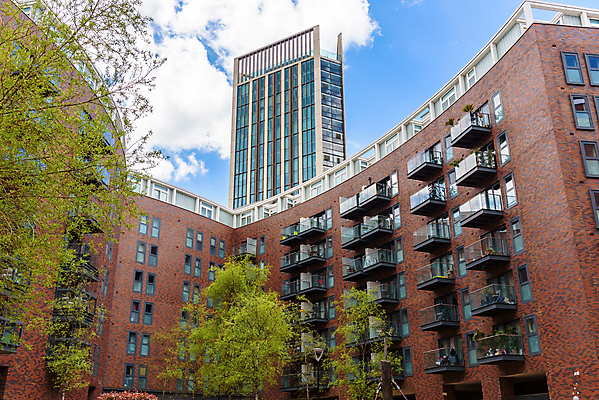 포토 JPG 해외이미지 건축양식 창문 하늘 벽돌 영국 잉글랜드 아파트 사람없음 건물 파란색 도시풍경 탑 고층빌딩 발코니 도시 플랫 도심 런던 운하 지역 타운 대도시 스카이라인 템스강 해외포토 건축물 건축 유럽 컬러 주택 풍경 빌딩 강 파일형식 이미지허브