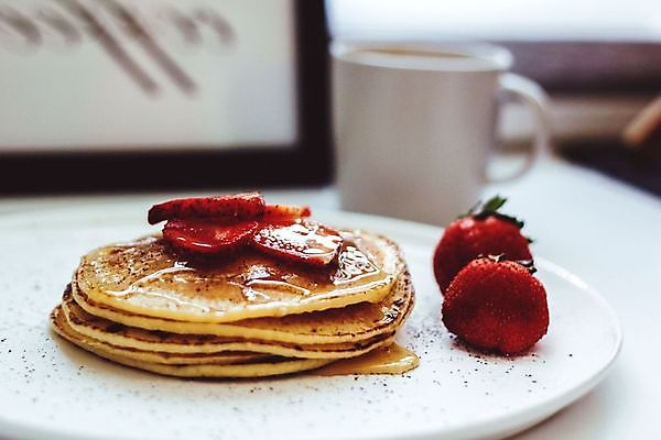 포토 JPG 해외이미지 전통 접시 열매 안경 음식 빵 단풍 과일 아침 디저트 건강 요리 사람없음 노란색 쌓기 케이크 식당 식사 저녁식사 신선 뜨거움 황금 달콤 맛 아침식사 굽기 메뉴 블루베리 브런치 밀가루 서빙 칼로리 버터 꿀 솜털 프랑스어 점심식사 어려움 영양분 핸드메이드 크레이프 해외포토 주간 식물 문자 식기 잡화 컬러 컨셉 잎 모션 상점 가루 구이 파일형식 이미지허브