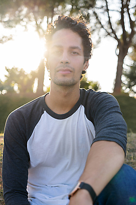 포토 JPG 해외이미지 1 라이프스타일 공원 자연 한명 사람 성인 야외 일몰 시원함 스타일 해외포토 공공시설 생활 노을 생태계 파일형식 이미지허브