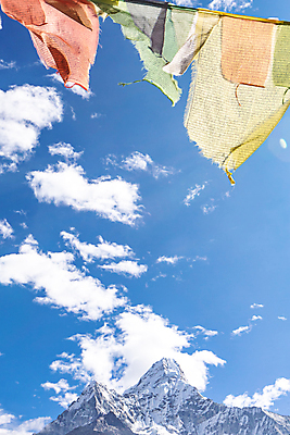 포토 JPG 해외이미지 스포츠 여행 불교 가이드 자연 하늘 휴가 산 국립공원 풍경 사람없음 야외 여행객 산책 등산 트래킹 하이킹 도전 기도 깃발 정상 네팔 방법 산악가 절정 하이커 히말라야 해외포토 직업 공원 아시아 종교 레저 휴식 사람 생태계 파일형식 산맥 이미지허브