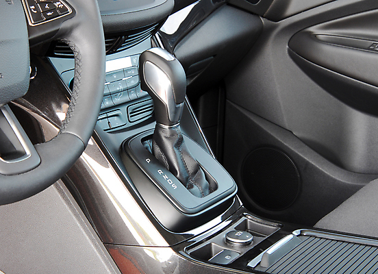 포토 JPG 해외이미지 스포츠 이동 의자 자동차 새로움 손잡이 사람없음 내부 빛 금속 힘 운전 긴급 막대기 운전사 주차 가죽 속도 전염 기어 위로 그만 자동 조작 해외포토 직업 육상교통 가구 컨셉 모션 재질 질병 감염 파일형식 이미지허브