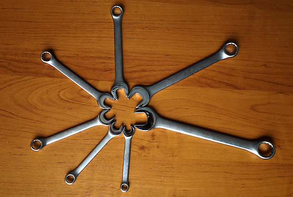 포토 JPG 해외이미지 디자인 산업 백그라운드 사람없음 건물 빛 세트 금속 장비 흰색 기구 도구 공구 스패너 업무 수리 은색 철 오브젝트 질감 테이프 정비공 공학 고립 철강 해외포토 건축물 교육 컬러 재질 문구용품 작업 기술자 파일형식 이미지허브