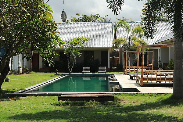 포토 JPG 해외이미지 나무 라이프스타일 아시아 바다 여행 의자 우산 건축양식 자연 호텔 휴가 휴식 건강 손바닥 풍경 사람없음 야외 물 여름 파란색 정원 수영 스파 침묵 고급 휴양지 몰디브 무한 이국적 파라다이스 푸켓 해외포토 자연요소 식물 손 계절 건축 나라 컬러 가구 컨셉 태국 숙소 생활 소리 장소 수상스포츠 생태계 파일형식 이미지허브