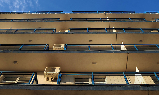 포토 JPG 해외이미지 구름 외관 응시 비즈니스 건축양식 유리 하늘 새로움 바닥 사람없음 건물 금융 파란색 도시풍경 사무실 탑 고층빌딩 도시 도심 아래 상승 지역 안녕 해외포토 자연요소 건축물 시선 건축 컬러 컨셉 재질 풍경 빌딩 경제 인사 방향 위치 파일형식 이미지허브