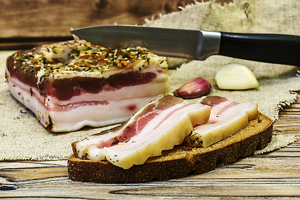 포토 JPG 해외이미지 빵 마늘 사람없음 조미료 베이컨 식칼 절임 나무배경 해외포토 음식 백그라운드 채소 주방용품 돼지고기 향미료 파일형식 이미지허브