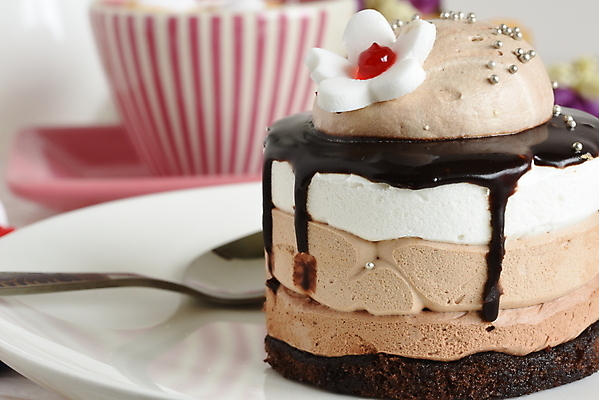 포토 JPG 해외이미지 커피 티타임 사람없음 초콜릿 달콤 커피잔 티스푼 초코케이크 해외포토 음료 휴식 디저트 잔 케이크 숟가락 맛 파일형식 이미지허브