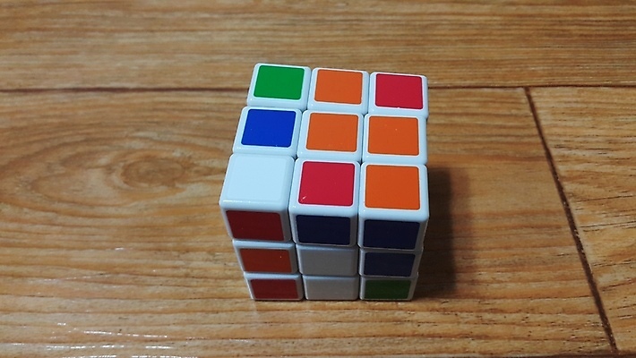 포토 JPG 해외이미지 교육 백그라운드 컨셉 생각 오렌지 놀이 사람없음 컬러풀 노란색 게임 퍼즐 수수께끼 건축가 신비 큐브 뇌 주사위 정사각형 치수 문제풀이 헝가리 고립 지능 루빅큐브 해외포토 도형 직업 컬러 과일 동유럽 파일형식 이미지허브