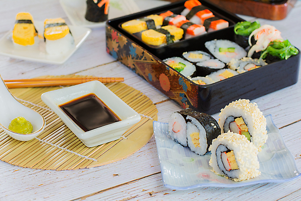 포토 JPG 해외이미지 전통 접시 아시아 음식 바다 젓가락 밥 새우 건강 어류 요리 사람없음 초록색 세트 컬러풀 식당 일본 식사 저녁식사 초밥 회 바위 신선 해조류 고급 고추냉이 참치 먹기 해산물 대나무 메뉴 날것 롤 캘리포니아 연어 레시피 모음 생강 점심식사 대두 석판 해외포토 나무 식기 나라 컬러 컨셉 채소 모션 수저 갑각류 상점 미국 수중동물 돌_바위 양념 해양식물 일본음식 파일형식 이미지허브