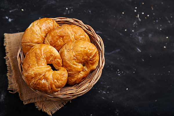 포토 JPG 해외이미지 전통 접시 디자인 음식 빵 조각 탁자 디저트 샌드위치 건강 요리 사람없음 갈색 쌓기 주방 식사 빵집 신선 그룹 황금 달콤 맛 아침식사 상품 낟알 시리얼 밀 굽기 유기농 질감 슬라이스 밀가루 토스트 칼로리 흙더미 엘리먼트 제빵사 탄수화물 페스츄리 핸드메이드 해외포토 직업 식기 웰빙 컬러 가구 컨셉 모션 곡류 상점 흙 가루 구이 파일형식 더미 이미지허브