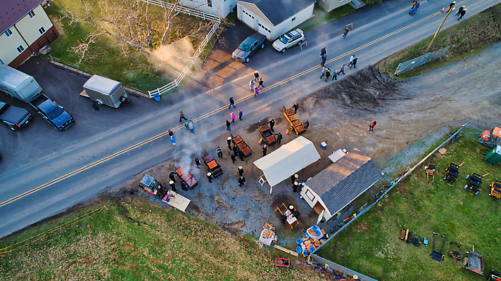 포토 JPG 해외이미지 동물 전통 종교 도로 음식 여행 농업 교통시설 자연 안테나 사람없음 야외 농장 세일 쌓기 봄 장비 시골 시장 건초더미 볏짚 먹기 마차 유모차 진흙 뭉치 경매 구식 드론 밭일 조감도 해외포토 계절 산업 길 교통수단 교통 통신 모션 경제 아기용품 건초 짚 시설 생태계 파일형식 더미 이미지허브