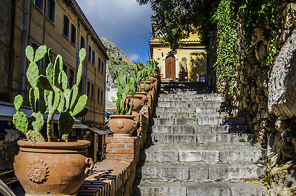 포토 JPG 해외이미지 구름 행복 여행 건축양식 하늘 휴가 산 선인장 파노라마 미술 풍경 사람없음 야외 도시풍경 여행객 마을 이탈리아 무대 짐 도시 역사 재산 냄비 지중해 폐허 타운 그리스인 고고학 로마인 방법 옛날 해외포토 자연요소 서양인 식물 교육 건축 감정 유럽 바다 문화예술 촬영기법 사람 인종 금융 솥 파일형식 이미지허브