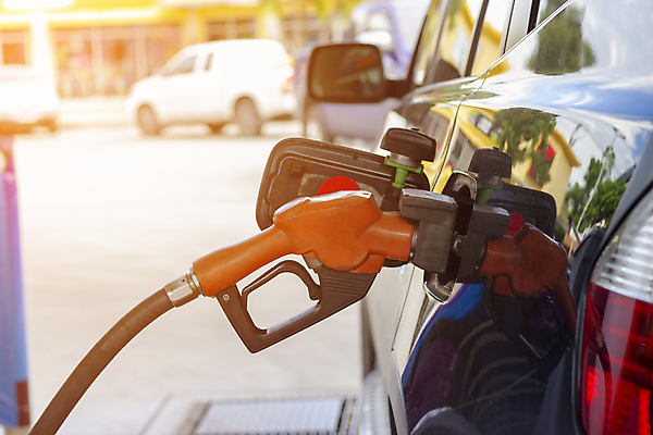 포토 JPG 해외이미지 손 산업 여행 비즈니스 교통시설 자동차 손잡이 사람없음 초록색 경제 환경 힘 에너지 역 휘발유 석유 가격 서비스 탱크 연료 가스 호스 엔진 펌프 노즐 디젤 자동 해외포토 육상교통 컬러 교통 신체부위 시설 파일형식 이미지허브