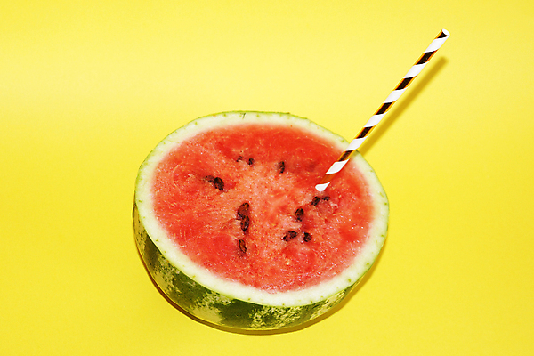 포토 JPG 해외이미지 접시 계절 음식 다이어트 과일 재료 자연 디저트 수박 건강 요리 사람없음 빨간색 초록색 여름 노란색 주스 껍질 신선 칵테일 닫기 달콤 맛 자르기 먹기 유기농 날것 밀짚 숙성 스무디 채식주의자 카피스페이스 비건 해외포토 식기 웰빙 음료 컬러 컨셉 모션 주류 공백 짚 생태계 채식 파일형식 이미지허브