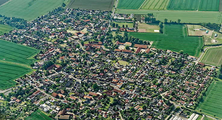 포토 JPG 해외이미지 밭 지붕 아파트 주택 독일 안테나 협상 사람없음 건물 마을 정원 도시 아스팔트 지역 교외 대패 조감도 콘크리트 해외포토 건축물 유럽 도로 농업 비즈니스 통신 파일형식 이미지허브