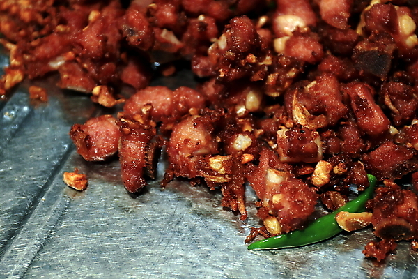 포토 JPG 해외이미지 접시 음식 조각 다이어트 건강 마늘 육류 돼지고기 요리 동양인 사람없음 야외 목재 빨간색 갈색 식사 저녁식사 중국 튀김 흰색 신선 돼지 뜨거움 맛 그릴 자르기 굽기 피부 후추 점심식사 깊이 해외포토 나무 식기 아시아 컬러 컨셉 채소 식재료 재료 포유류 모션 주방용품 인종 신체부위 구이 향신료 파일형식 이미지허브