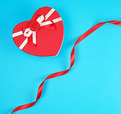 포토 JPG 해외이미지 리본 선물 사람없음 빨간색 파란색 선물상자 상자 하트 축하 오브젝트 하트상자 해외포토 모양 컬러 컨셉 파일형식 이미지허브