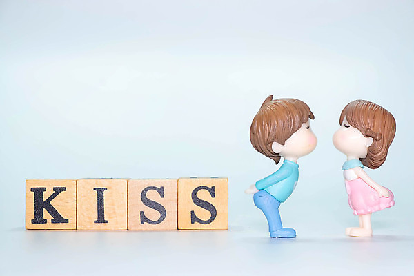 포토 JPG 해외이미지 모델 커플 여자 남자 행복 어린이 인형 분홍색 결혼 백그라운드 컨셉 2 가족 관계 키스 아이디어 함께함 발렌타인데이 사랑 사람없음 장식 빨간색 장난감 숫자 하트 달콤 작음 수줍음 심볼 미니 순간 천진난만 해외포토 모양 문자 감정 컬러 데이이벤트 사람 이벤트 맛 크기 애정표현 파일형식 이미지허브