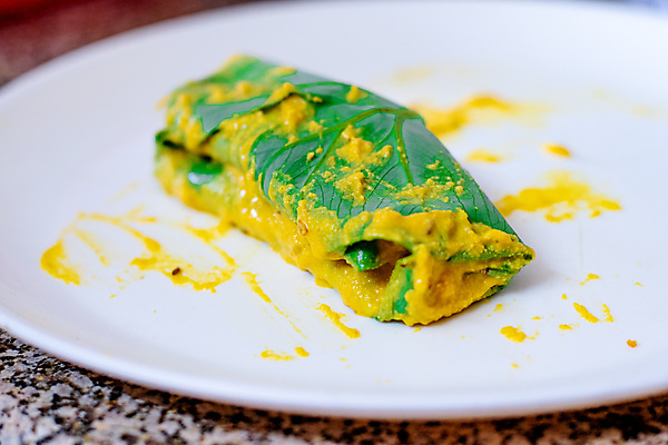 포토 JPG 해외이미지 손 음식 잎 포장 고추 패스트푸드 요리 동양인 사람없음 초록색 식사 저녁식사 튀김 지성 맛 떨어짐 인도인 묶기 향신료 속도 잔치 롤 밀가루 점심식사 라마단 인기 절임 채식주의자 파키스탄 핸드메이드 힌두교 해외포토 외국인 식물 아시아 종교 컬러 컨셉 채소 모션 인종 신체부위 인스턴트 가루 채식 향미료 파일형식 이미지허브