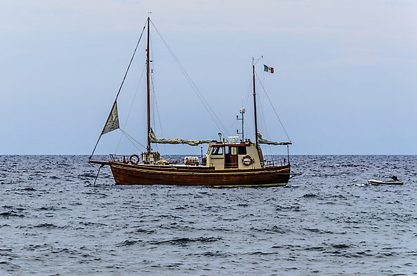 포토 JPG 해외이미지 별 바다 섬 여행 백그라운드 패턴 요트 교통시설 하늘 휴가 항해 사람 사람없음 물 파란색 항구 이탈리아 흰색 보트 큼 크루즈 지중해 활 함선 해군 돛대 고립 옛날 해외포토 자연요소 유럽 컬러 교통 무늬 배_교통 군대 크기 시설 파일형식 이미지허브