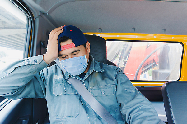 포토 JPG 해외이미지 남자 비즈니스 교통시설 자동차 태국 노동자 건강 가면 한명 안전 사람 동양인 건강관리 중국 고통 트럭 운전사 바이러스 닫기 보호 질병 서비스 감염 짐차 트레일러 그만 인플루엔자 전염병 캡모자 필터 코로나바이러스 해외포토 직업 모자_잡화 1 감정 아시아 육상교통 교통 컨셉 의학 모션 관리 인종 시설 파일형식 이미지허브