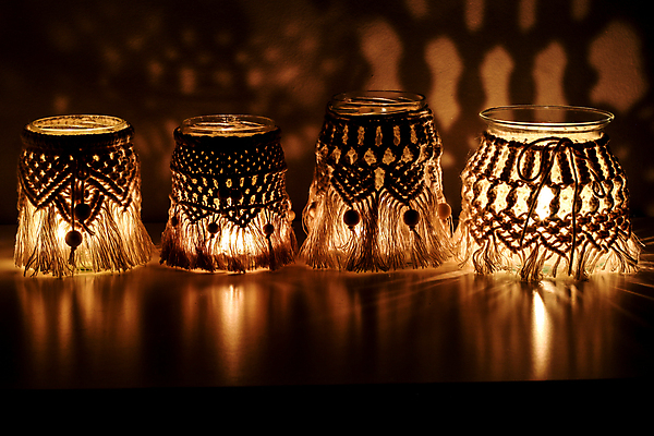 포토 JPG 해외이미지 패턴 촛불 추상 조명 주택 함께함 실내 따뜻함 창조 그림자 사람없음 내부 장식 빛 인테리어 새벽 등불 램프 화려 뜨개질 코드 야간 저녁 편안함 매듭 문학 짜임 빛망울 연소 광 핸드메이드 화상 스타일 해외포토 자연요소 디자인 컨셉 무늬 초 취미 건물 감각 상처 파일형식 이미지허브