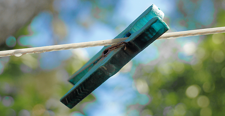 포토 JPG 해외이미지 옷 밧줄 백그라운드 가사 가정 날씨 추상 건조 매달리기 집게 사람없음 파란색 수확 골동품 직물 닫기 씻기 빨래 빨랫줄 플라스틱 청소 묘사 오브젝트 부식 복고 클립 빨래집게 그런지 보유 옛날 중고 해외포토 줄 컬러 무늬 농업 모션 재질 청결 파일형식 이미지허브