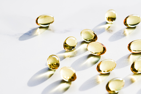 포토 JPG 해외이미지 사람없음 알약 노란색 건강관리 흰색 낟알 영양제 오메가 항생제 해외포토 컬러 건강 관리 약 파일형식 이미지허브