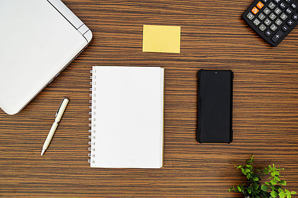 포토 JPG 해외이미지 디자인 교육 종이 백그라운드 컨셉 패턴 비즈니스 학교 탁자 직장 창조 사람없음 목재 책 금융 노트북 컴퓨터 사무실 펜 갈색 노란색 우주 쪽지 공책 공백 흰색 키보드 업무 작업장 정상 책상 오브젝트 문제집 바인더 시트 패드 체크리스트 키패드 목업 카피스페이스 해외포토 나무 산업 컬러 가구 무늬 회사 재료 문구용품 경제 전자제품 필기구 사무용품 작업 파일형식 이미지허브