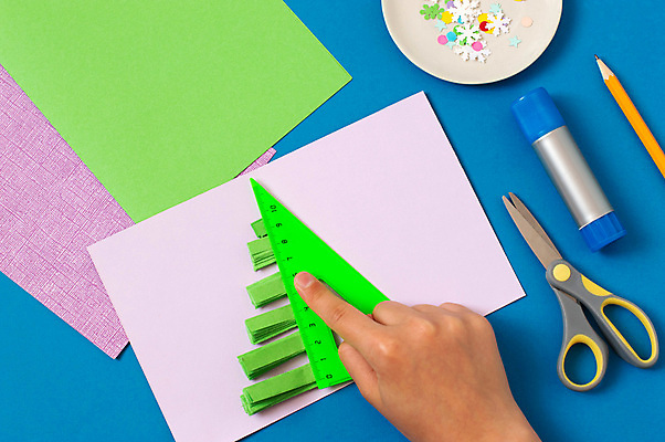 포토 JPG 해외이미지 나무 디자인 계절 별 종이 백그라운드 컨셉 크리스마스 탁자 휴가 새해 아이디어 자 미술 설명 취미 사람없음 장식 초록색 세트 컬러풀 연필 축제 희망 도구 축하 눈송이 자르기 공예 묘사 전나무 수공예 DIY 접착제 프로젝트 핸드메이드 가문비나무 해외포토 자연요소 식물 기념일 감정 컬러 가구 모션 문화예술 문구용품 학용품 눈_날씨 필기구 풀_접착제 파일형식 이미지허브