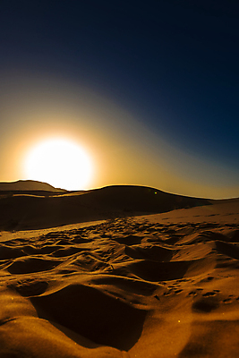 포토 JPG 해외이미지 모래 여행 백그라운드 오렌지 아프리카 자연 하늘 건조 풍경 사람없음 야외 노란색 일몰 사막 뜨거움 모래언덕 언덕 낙타 모로코 사하라 아랍어 카라반 해외포토 나라 컬러 과일 포유류 노을 생태계 캠핑카 파일형식 이미지허브
