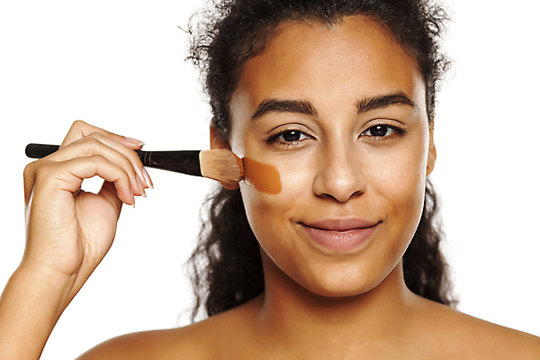 포토 JPG 해외이미지 모델 여자 얼굴 백그라운드 한명 뷰티 화장품 흰색 붓 액체 피부 크림 만들기 내추럴 고립 돌봄 신청 해외포토 1 컬러 모션 사람 신체부위 파일형식 이미지허브